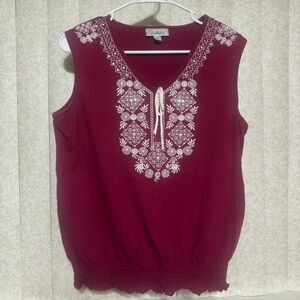 Dress barn magenta with white embroidery short sleeve v neck top size 2X​